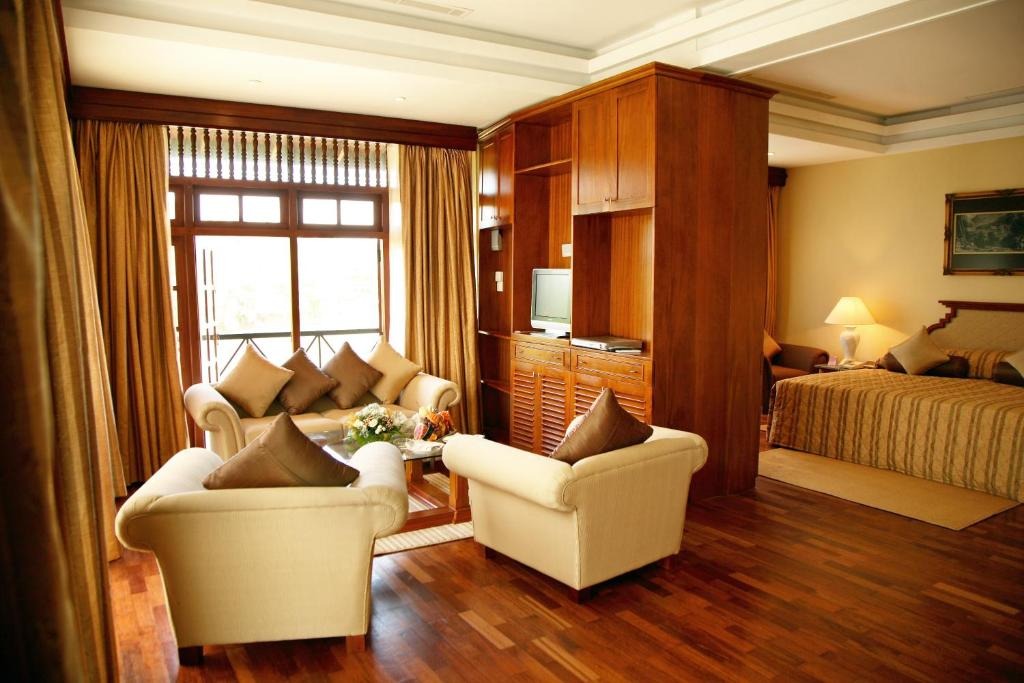 هتل ماهاولی ریچ کندی